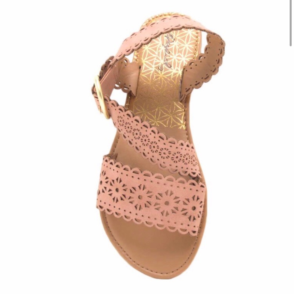 Cute sandals✨💕